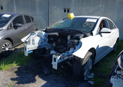 2019 Hyundai Sonata Se из США, поврежденный, VIN 5NPE24AF5KH744662